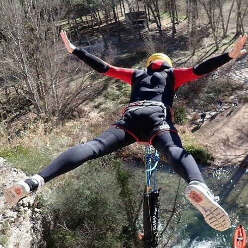 Descubre las diferencias entre el puenting y el bungee jumping